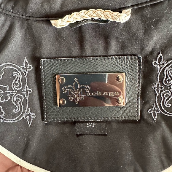 Mackage ladies trench coat with leather detailing - Picture 5 of 5